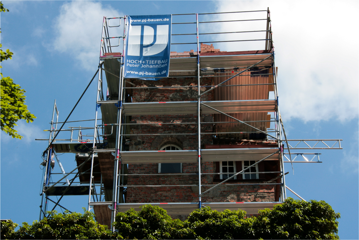 Grambek Turm und Dach Sanierung